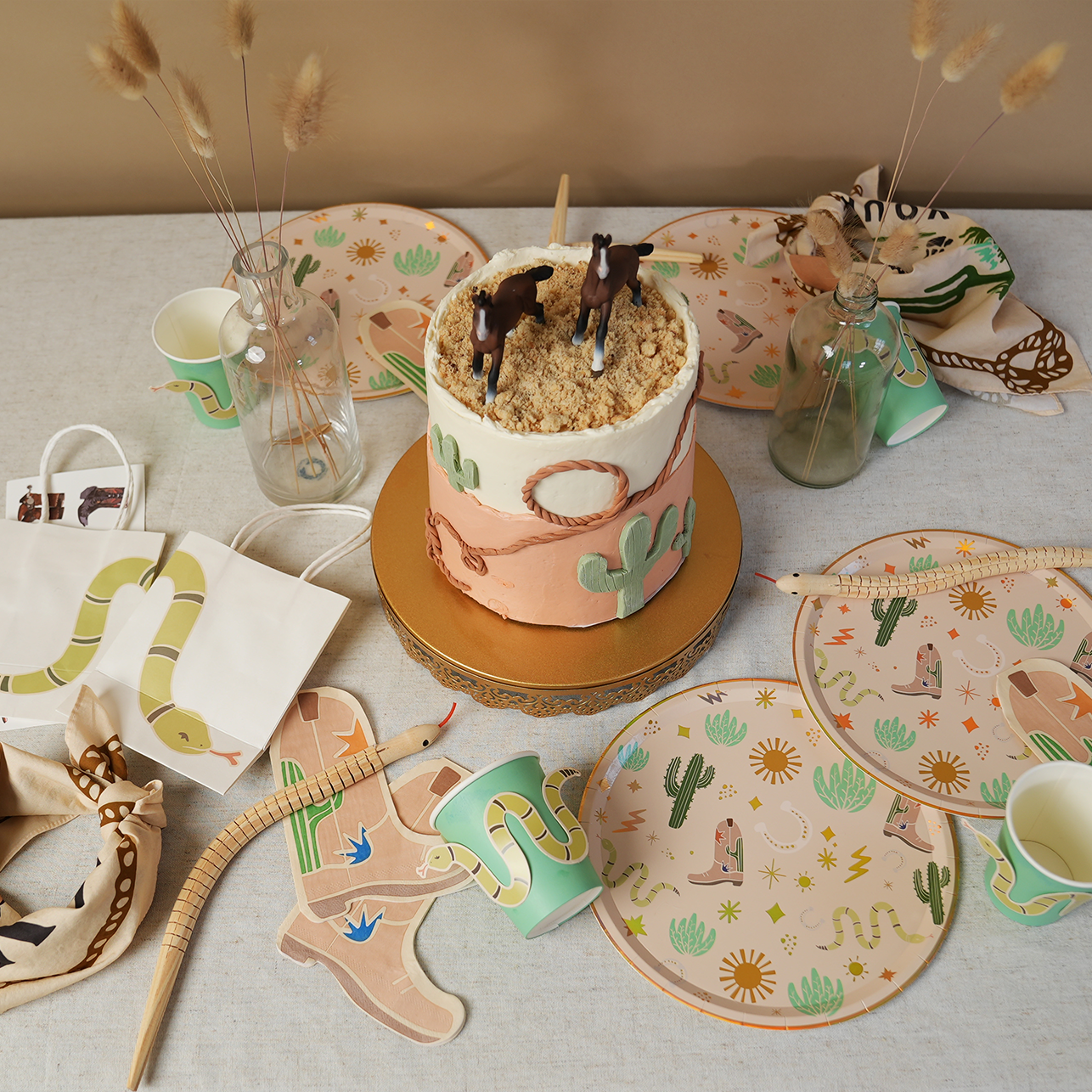 Western Cowboy Party Cups – Snake Sticker Western Cups (x 12)