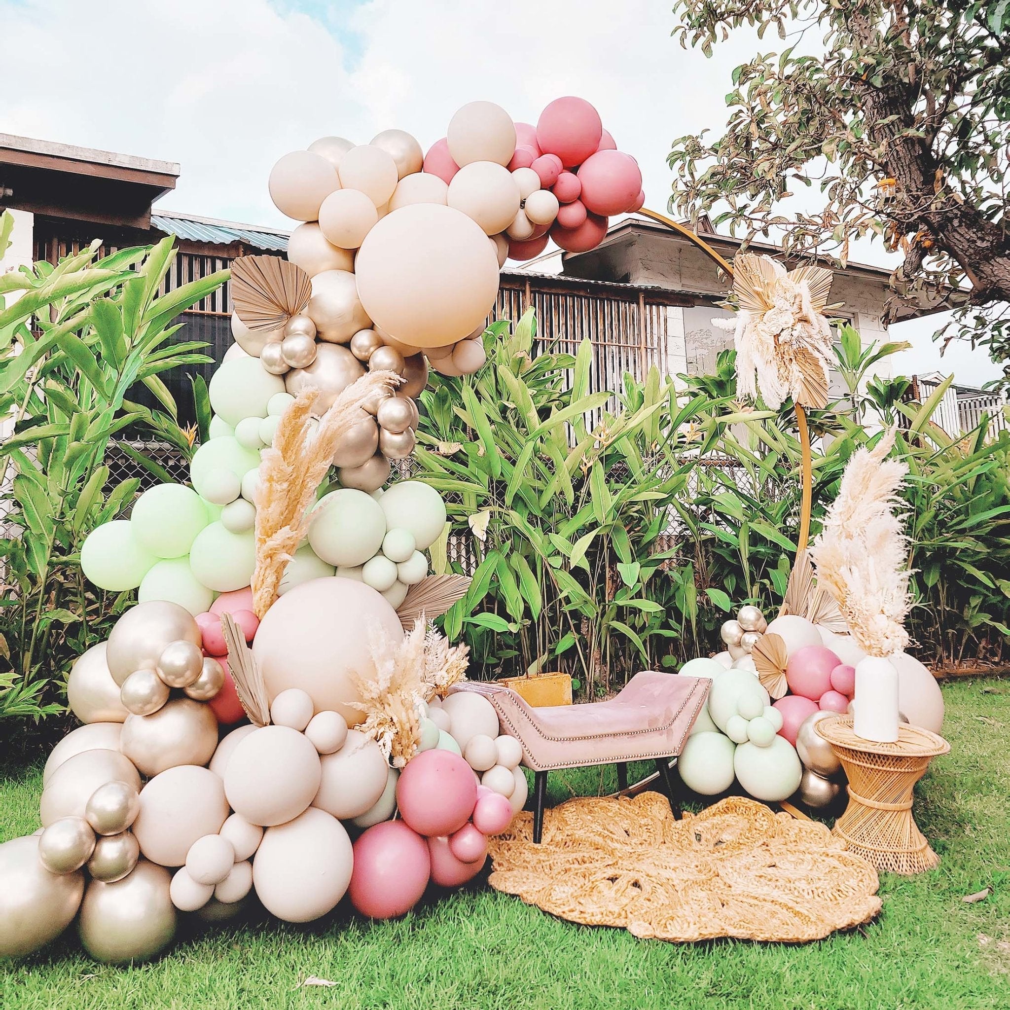 Green Balloon Garland